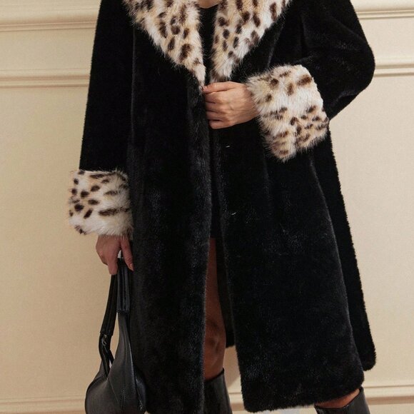 Black Preppy Women's Oversized Faux Fur Leopard Coat - Picture 3 of 7